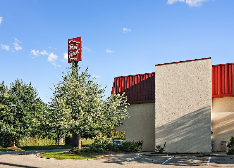 Red Roof Inn Cleveland - Airport/Middleburg Heights Cleveland amenities