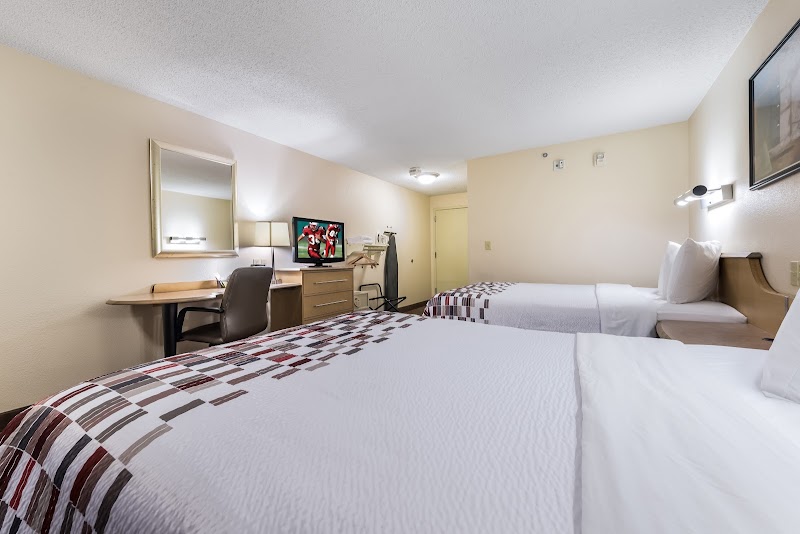 Red Roof Inn Cleveland - Airport/Middleburg Heights Cleveland amenities