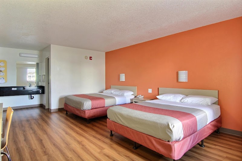 Motel 6 Middleburg Heights, OH - Cleveland Cleveland amenities