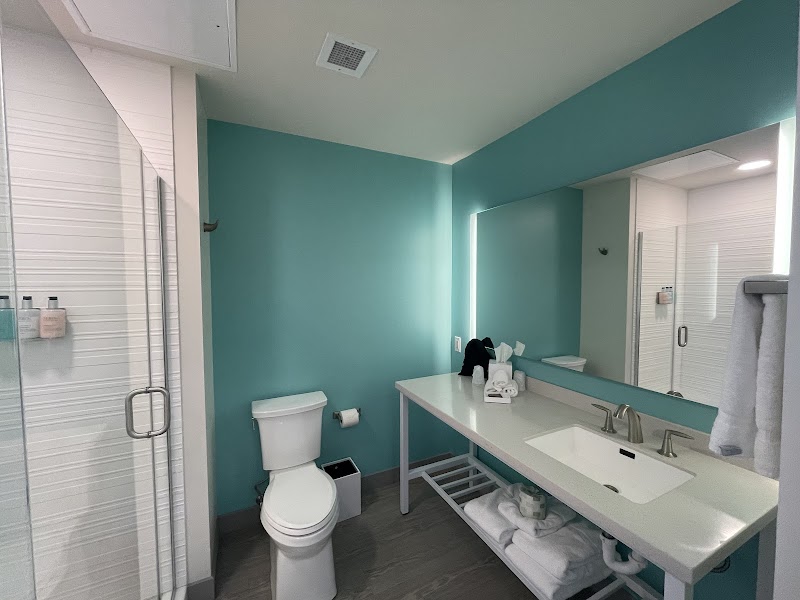 The Orbit Hotel, Trademark Collection by Wyndham Cleveland amenities