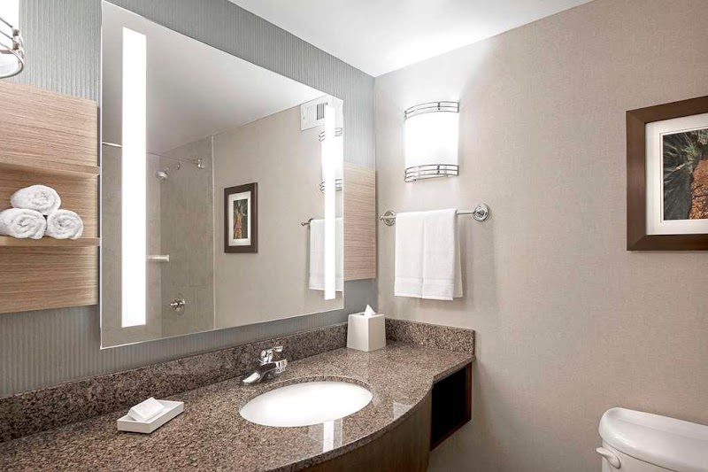Hilton Garden Inn Cleveland Downtown Cleveland amenities