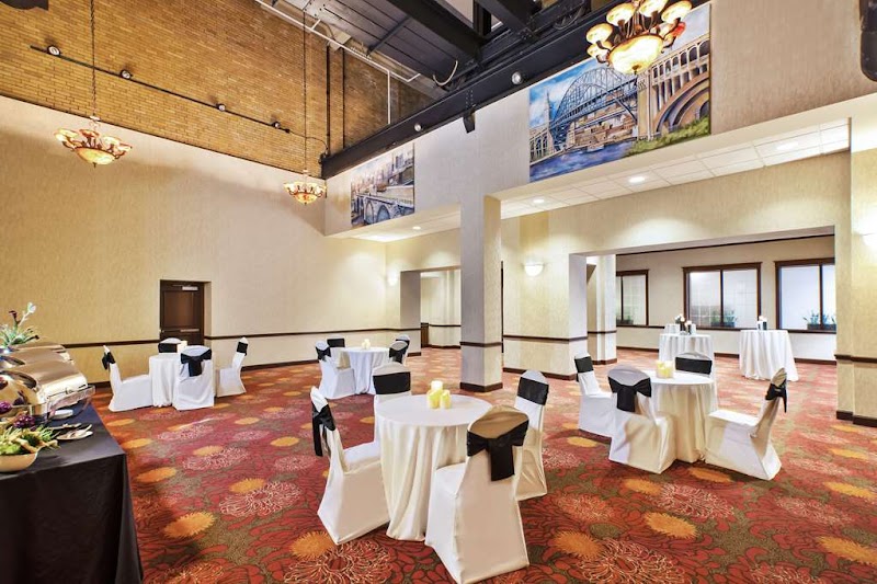 Hilton Garden Inn Cleveland Downtown Cleveland amenities