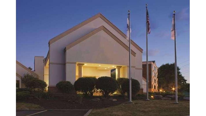 Wyndham Independence Cleveland amenities