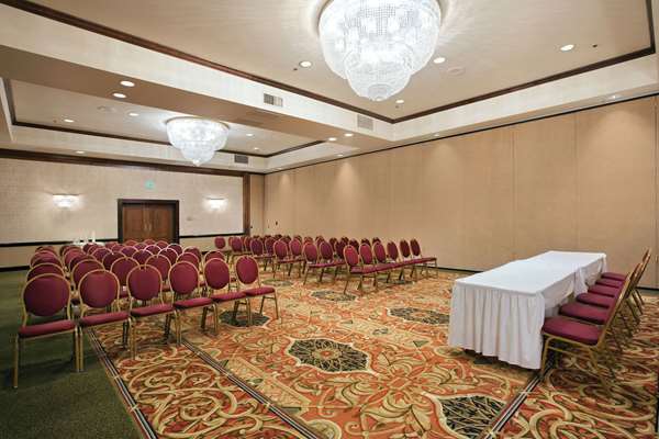 Wyndham Independence Cleveland amenities
