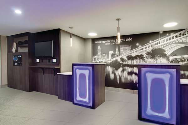 La Quinta Inn & Suites by Wyndham Cleveland Airport West Cleveland amenities