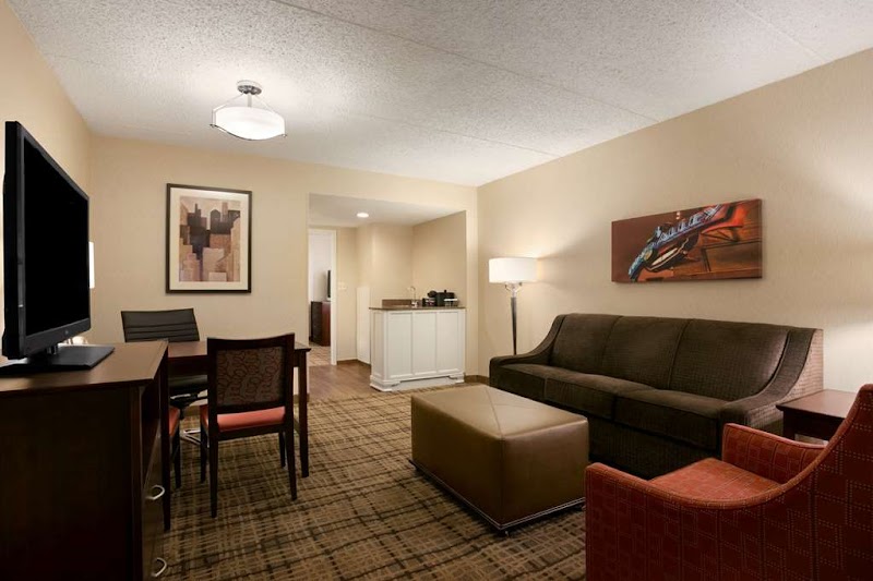 Embassy Suites by Hilton Cleveland Beachwood Cleveland amenities