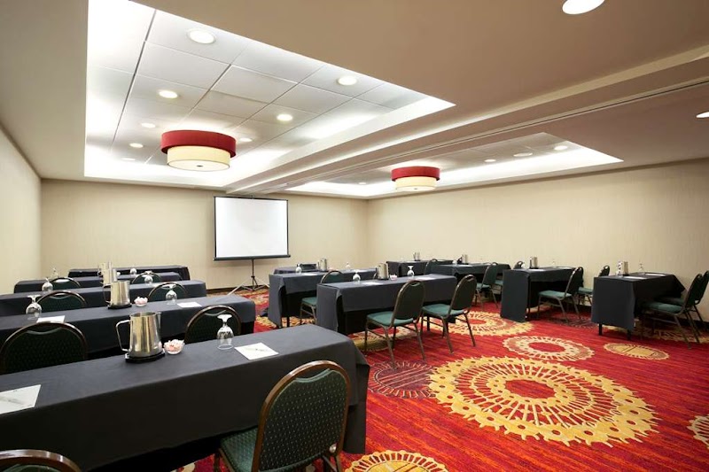 Embassy Suites by Hilton Cleveland Beachwood Cleveland amenities