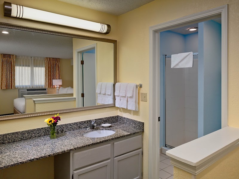 Sonesta Simply Suites Cleveland Westlake Cleveland amenities