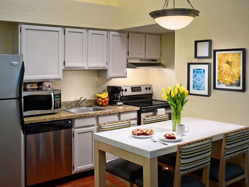 Sonesta Simply Suites Cleveland Westlake Cleveland amenities