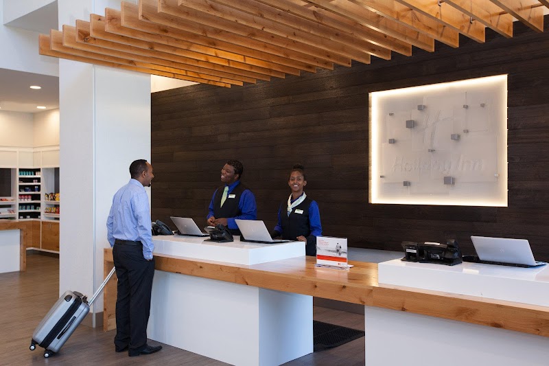 Holiday Inn Cleveland Clinic by IHG Cleveland amenities