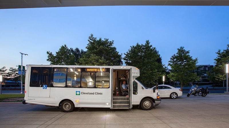 Holiday Inn Cleveland Clinic by IHG Cleveland amenities
