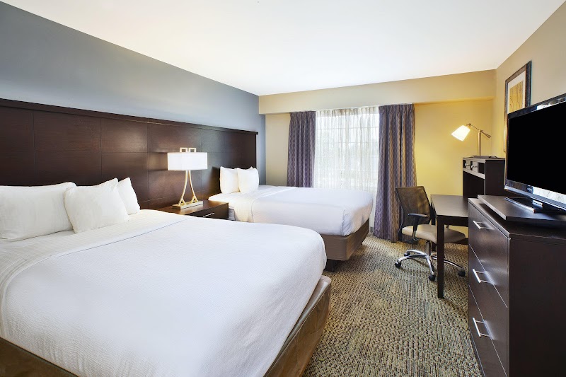 Staybridge Suites Cleveland Mayfield Heights Beachwd by IHG Cleveland amenities