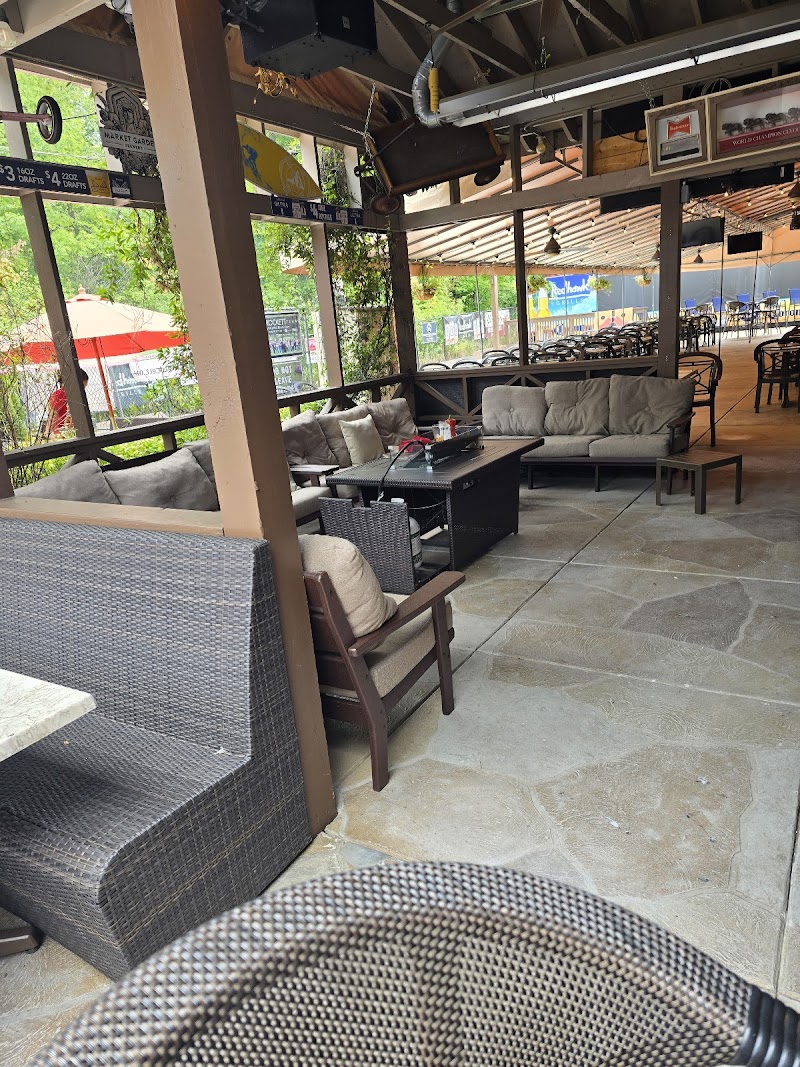Redhawk Grille Cleveland atmosphere
