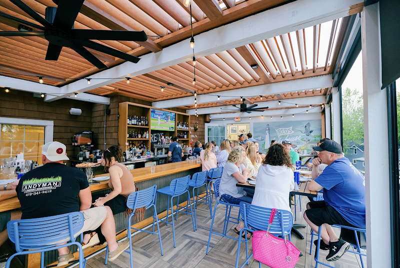 Red's Lakehouse Cleveland atmosphere