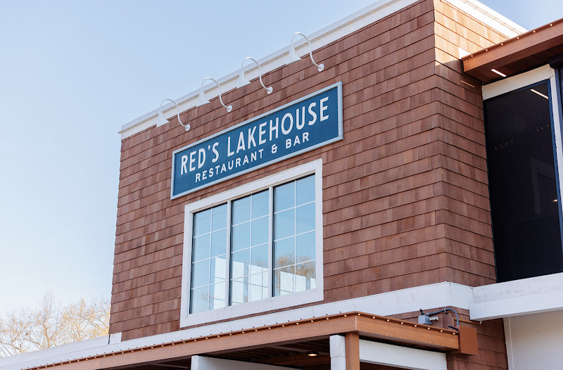 Red's Lakehouse Cleveland atmosphere