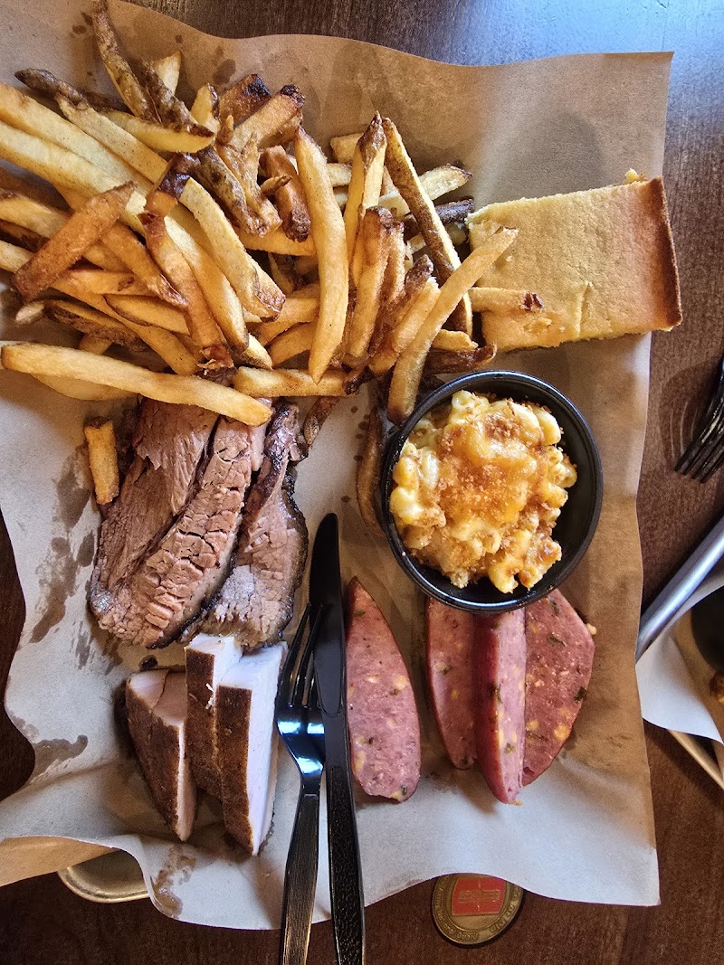 MISSION BBQ Cleveland atmosphere