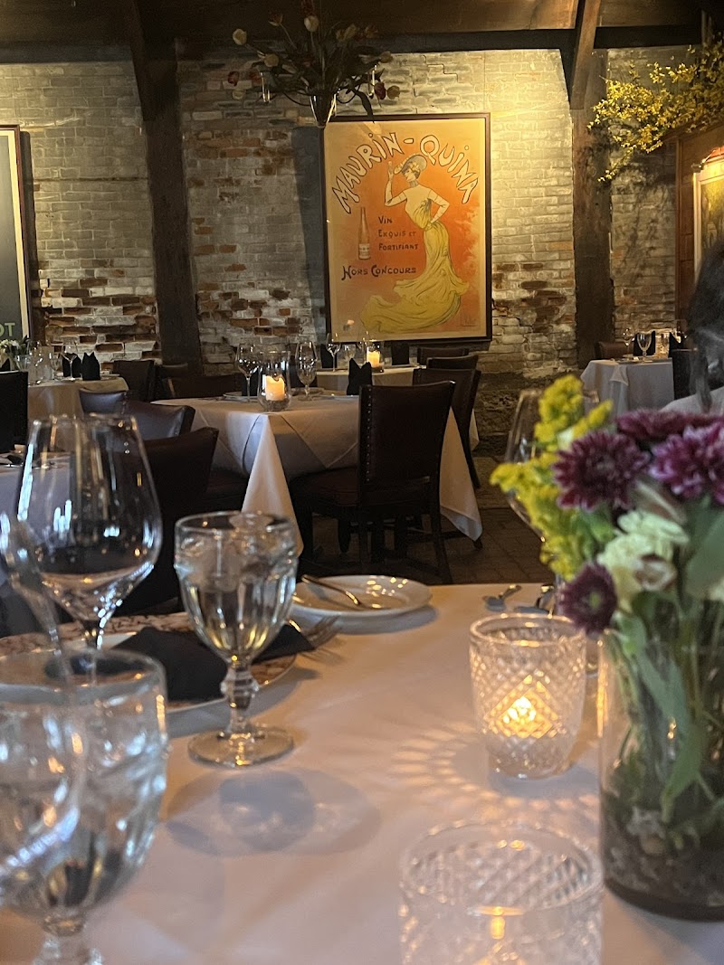 Chez Francois Restaurant & Touche Bistro Cleveland atmosphere