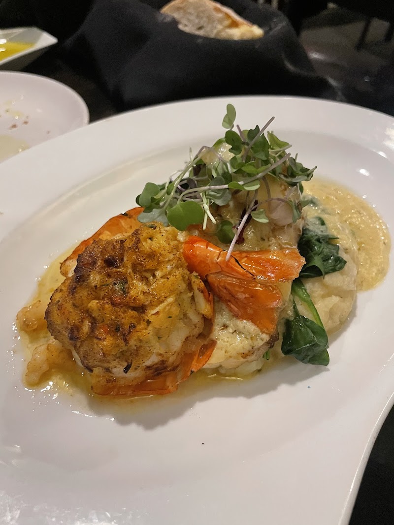 Corleone's Ristorante & Bar Cleveland atmosphere