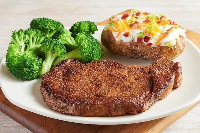 Outback Steakhouse Cleveland atmosphere
