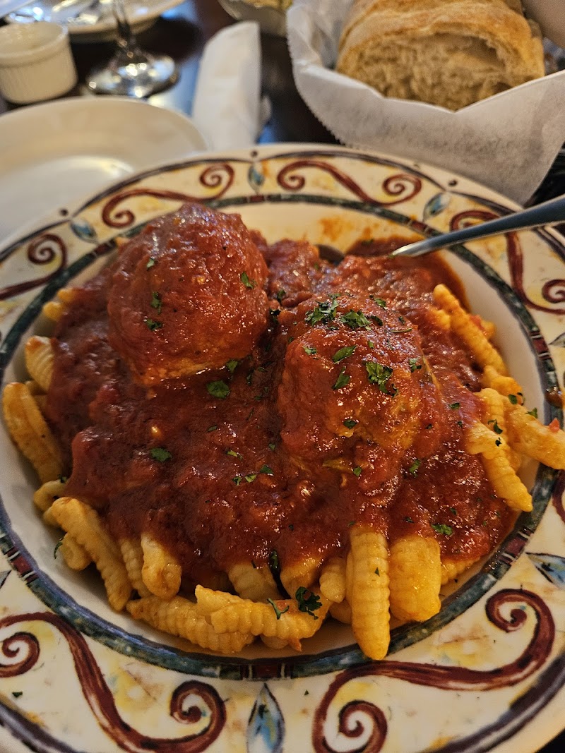Bucci's Italian Restaurant Cleveland atmosphere