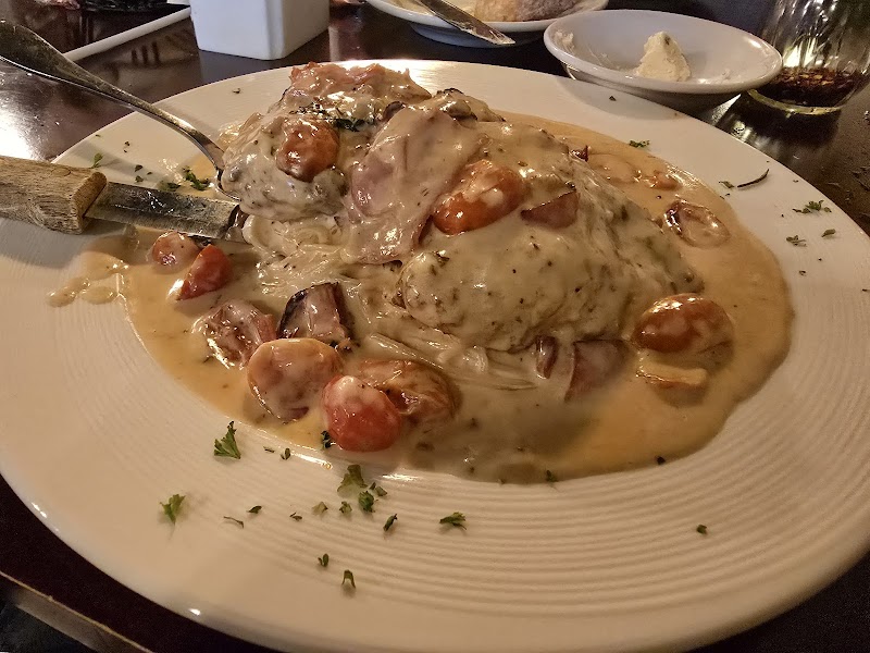 Bucci's Italian Restaurant Cleveland atmosphere