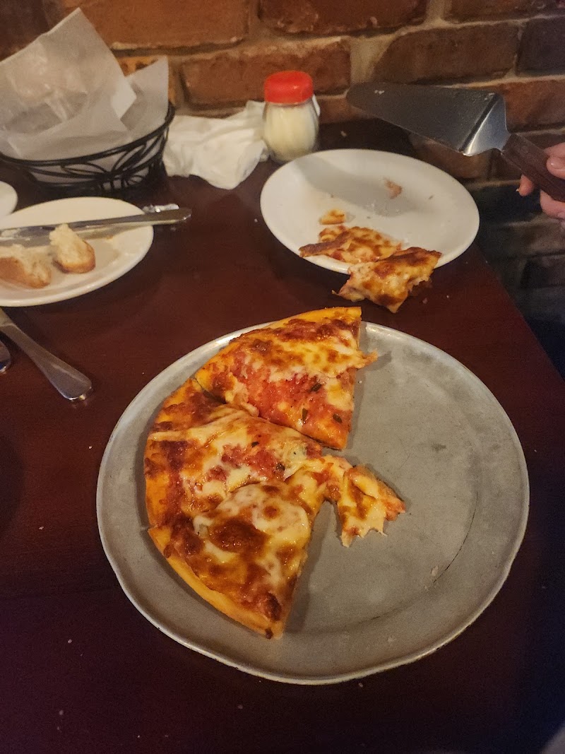 Bucci's Italian Restaurant Cleveland atmosphere