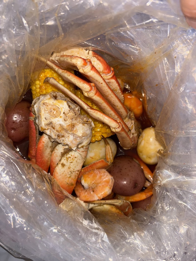 The Juicy Seafood Wing Cleveland Cleveland atmosphere