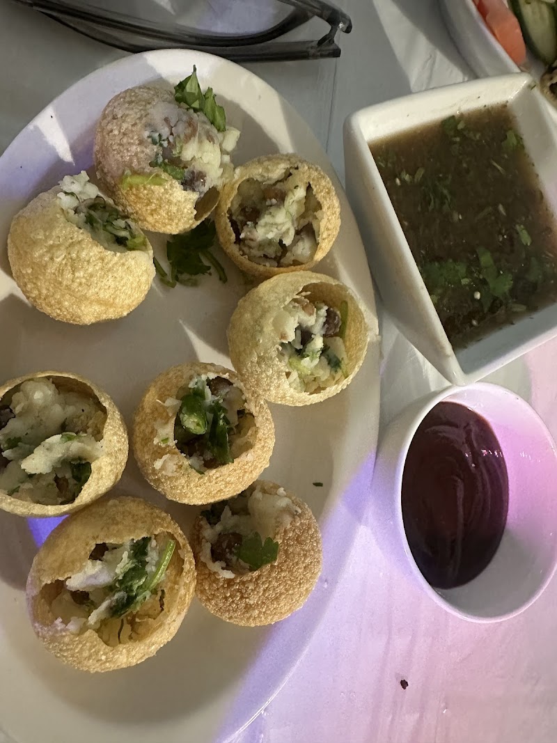 Royal Taste Of Bengal Cleveland atmosphere
