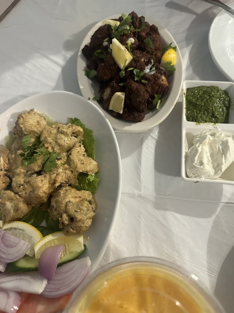 Royal Taste Of Bengal Cleveland atmosphere