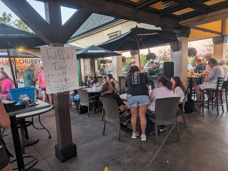 Slim & Chubby's Strongsville Cleveland atmosphere