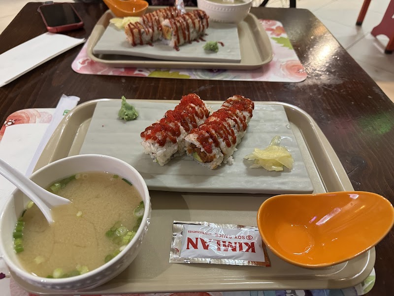 OISHI Cafe Cleveland atmosphere