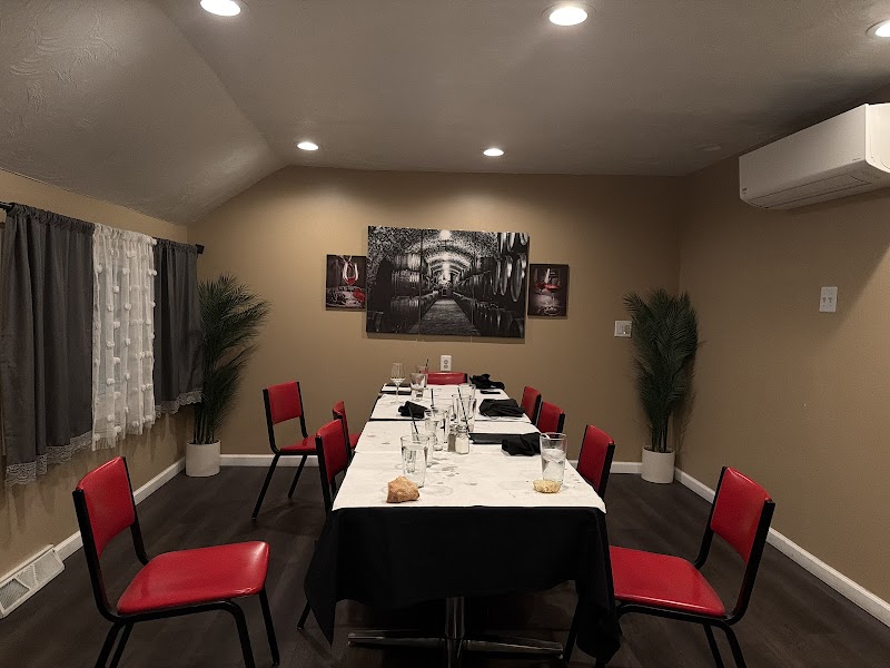 Nonna T's Italian Restaurant Cleveland atmosphere