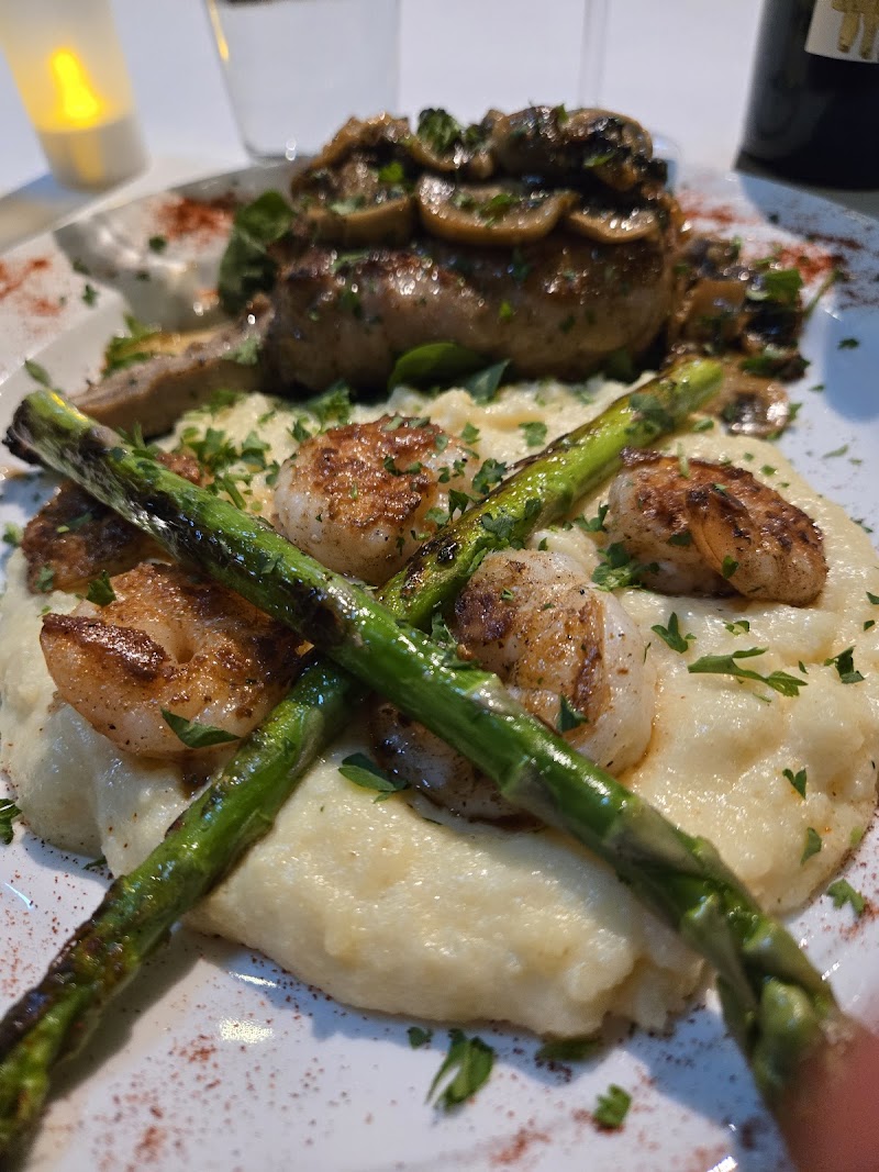 Nonna T's Italian Restaurant Cleveland atmosphere