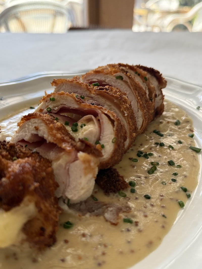 Lola's Bistro Cleveland atmosphere