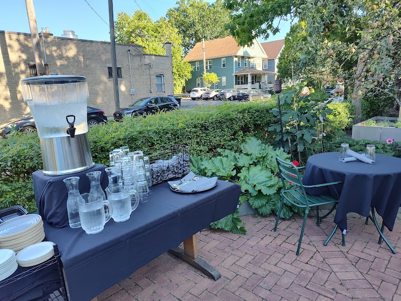 Poppy Restaurant in Cleveland