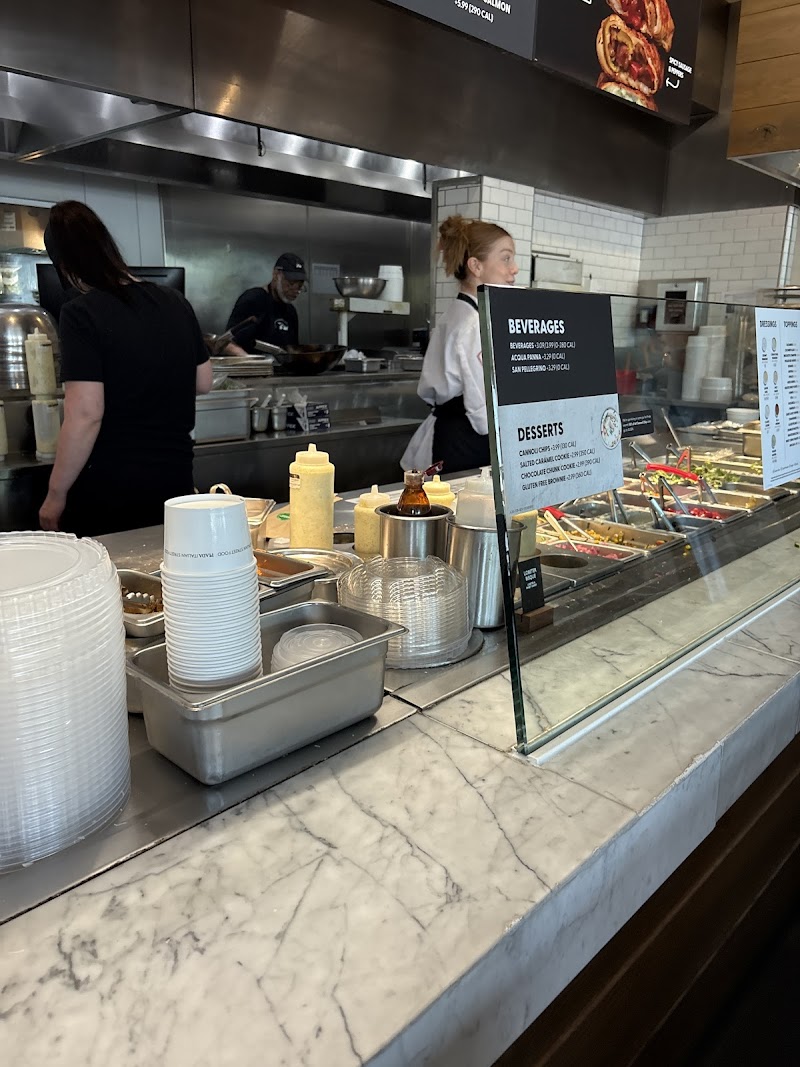 Piada Italian Street Food Cleveland atmosphere