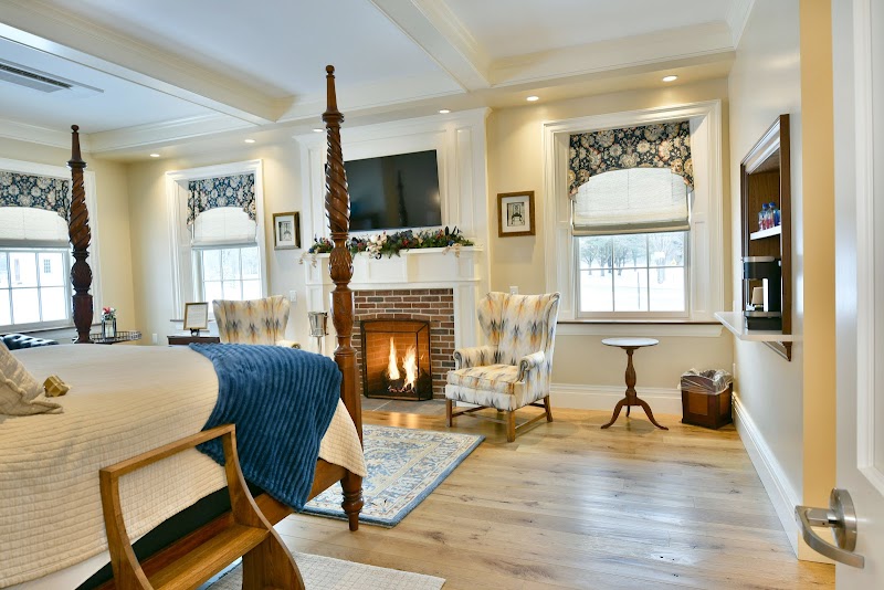 Peter Allen Inn Restaurant, Weddings, Lodging & Events Cleveland atmosphere