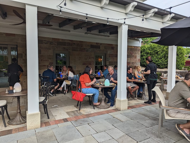 Peter Allen Inn Restaurant, Weddings, Lodging & Events Cleveland atmosphere