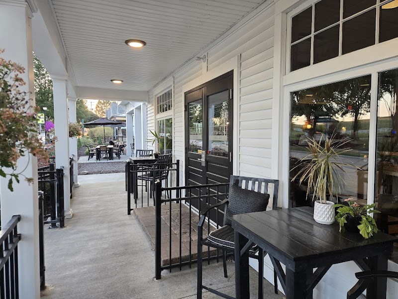 Glenwillow Grille Cleveland atmosphere