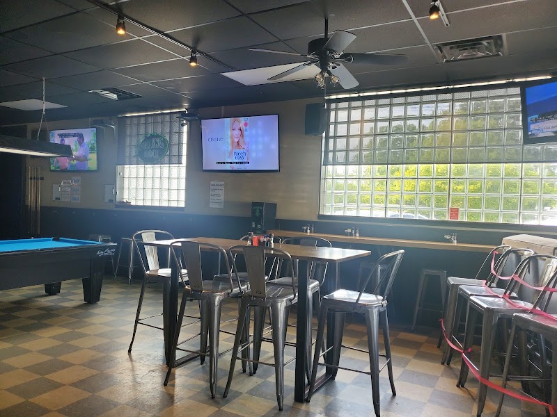 WINGS Sports Bar & Grill Cleveland