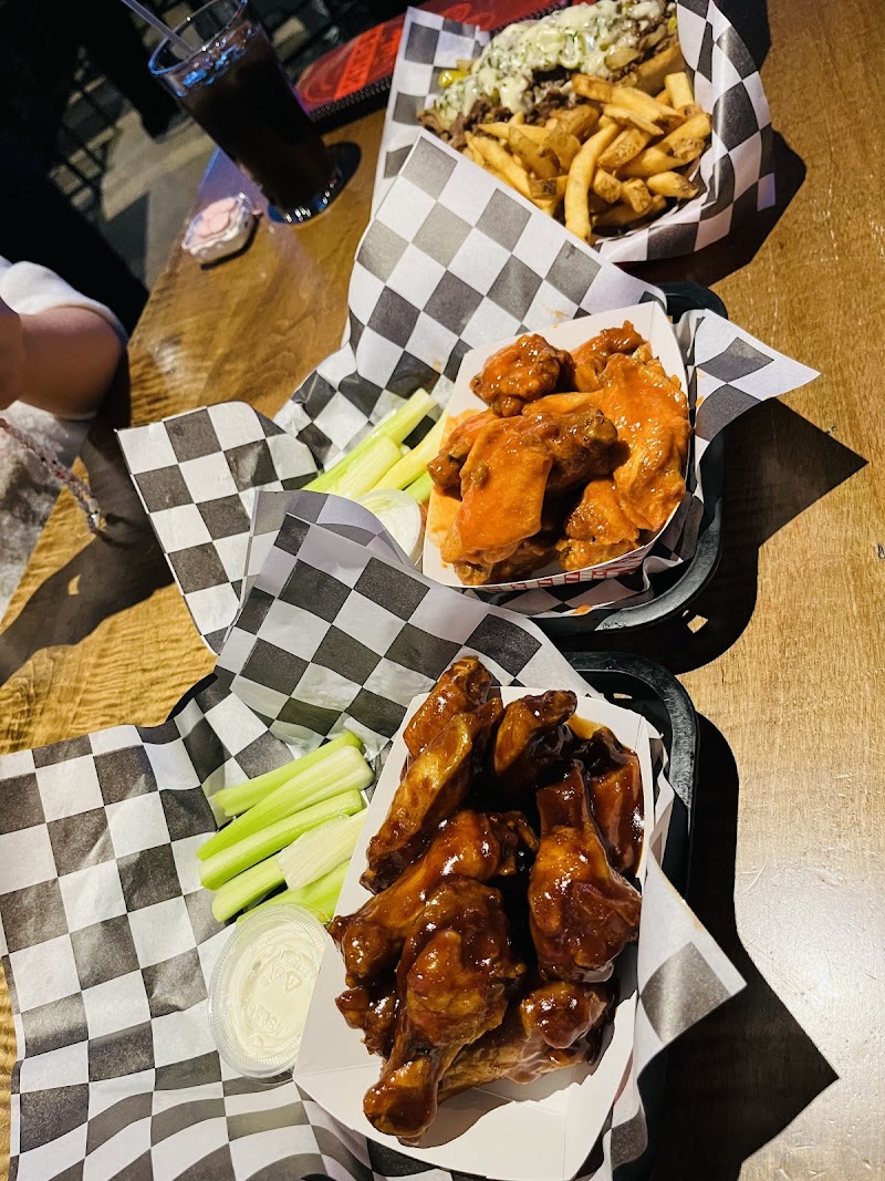 WINGS Sports Bar & Grill Cleveland atmosphere