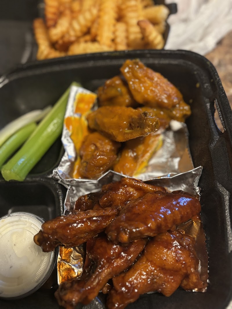 WINGS Sports Bar & Grill Cleveland atmosphere