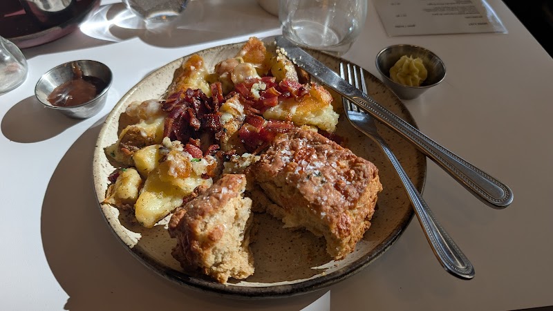 Juneberry Table Cleveland atmosphere