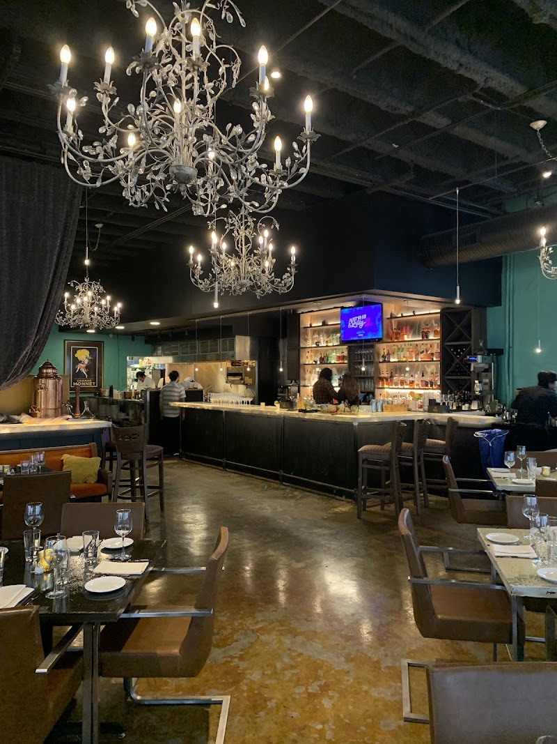 Elle Restaurant & Lounge Cleveland atmosphere