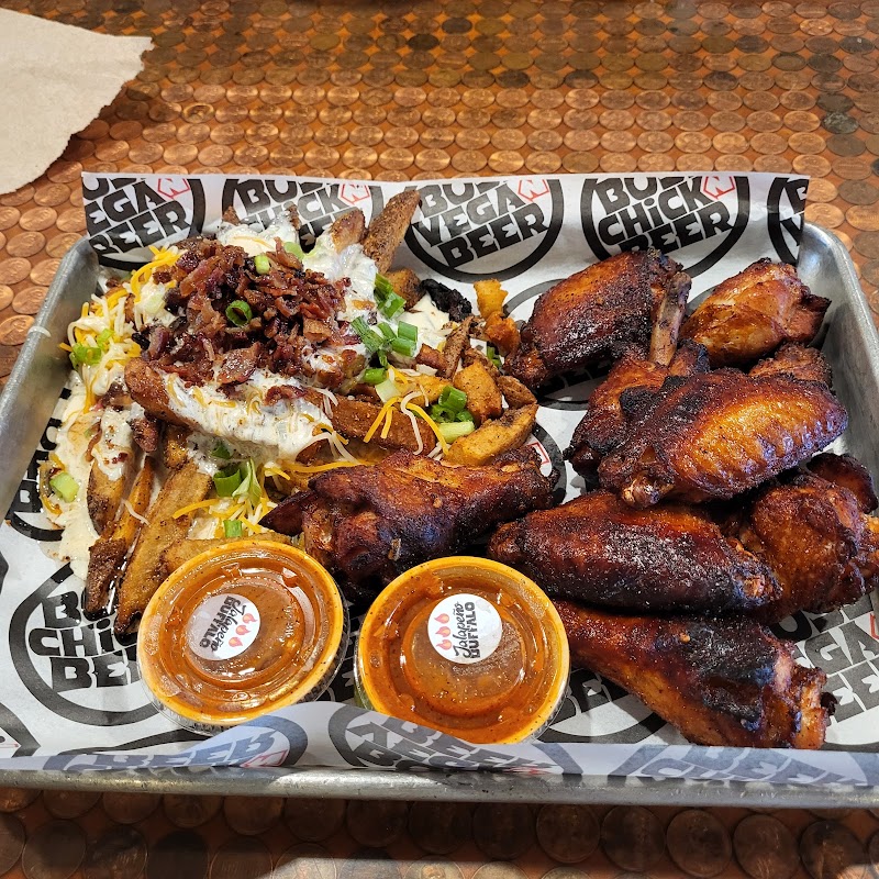 Boss ChickNBeer Berea Cleveland atmosphere