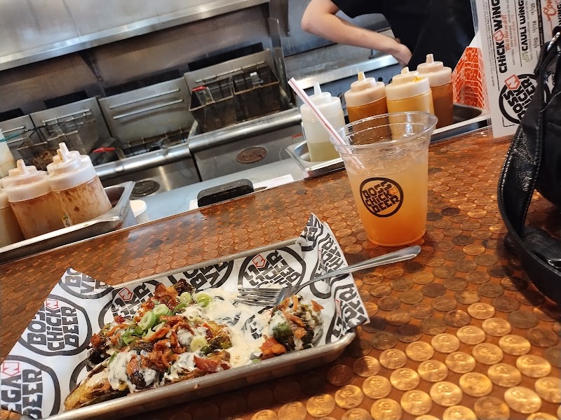 Boss ChickNBeer Berea Cleveland atmosphere