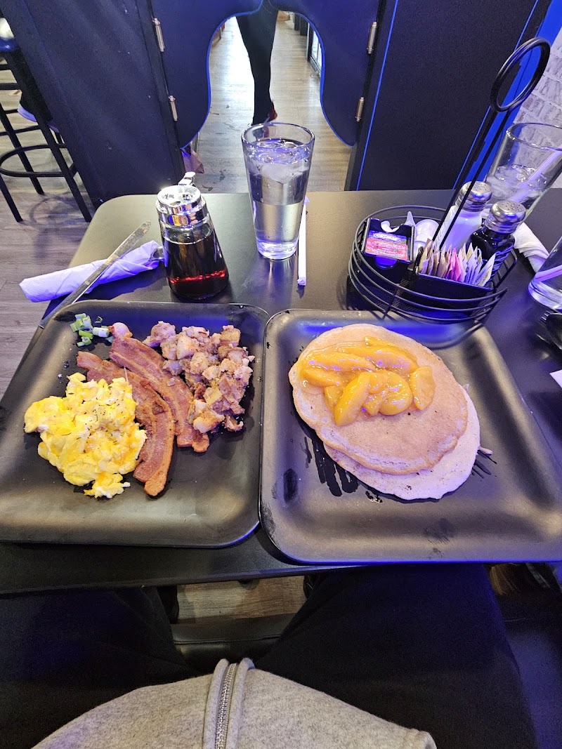 Fraiche brunch bar LLC Cleveland atmosphere