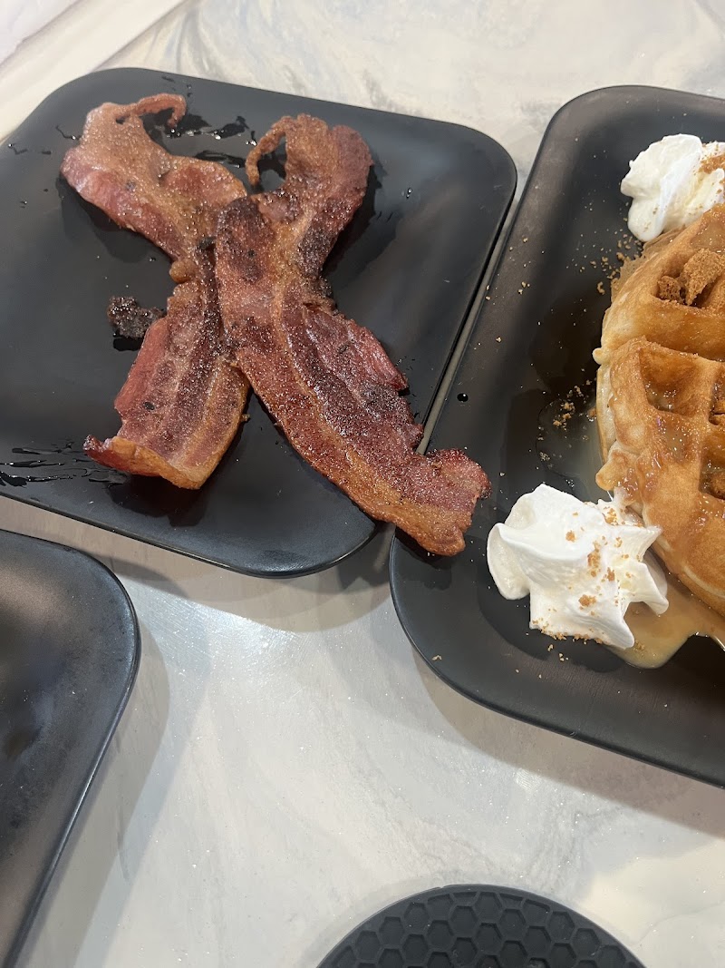 Fraiche brunch bar LLC Cleveland atmosphere
