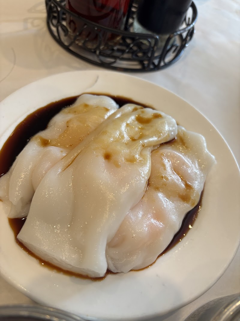 Li Wah Cleveland atmosphere