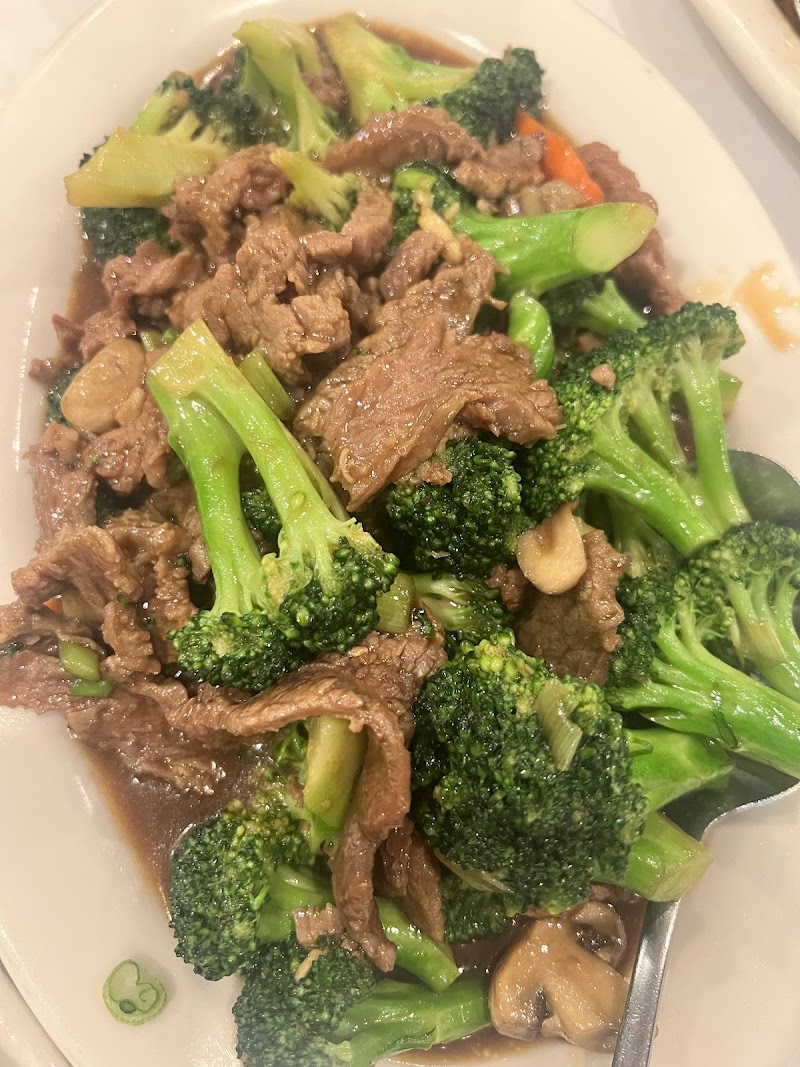 Li Wah Cleveland atmosphere